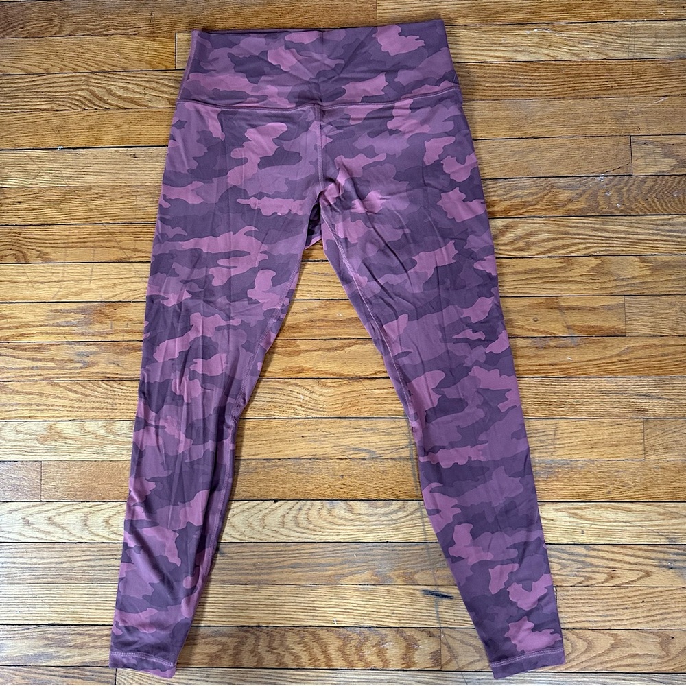 Lululemon briar rose pink camo heritage aligns 25” cropped women’s size 12